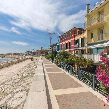 Appartamento a Caorle tra centro storico e mare Esterno foto